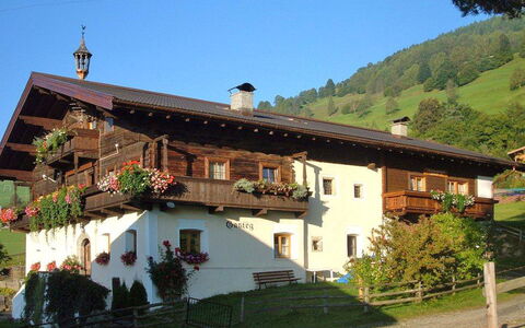 Kaprun 662: Property, House, Building, Home, Rural Area, Village, Cottage, Real Estate, Architecture, Mountain
