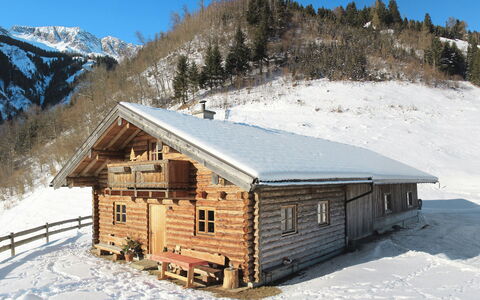 Sturmbachhütte: Sky, Mountain, Snow, Building, Window, Tree, Plant, House, Slope, Wood