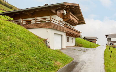Bramberg am Wildkogel 607: Sky, Cloud, Plant, Building, Property, House, Natural Landscape, Slope, Land Lot, Window