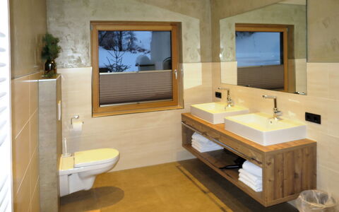 Apart Bergart: Bathroom, Room, Property, Sink, Interior Design, Floor, Furniture, Bathroom Cabinet, Tile, Plumbing Fixture