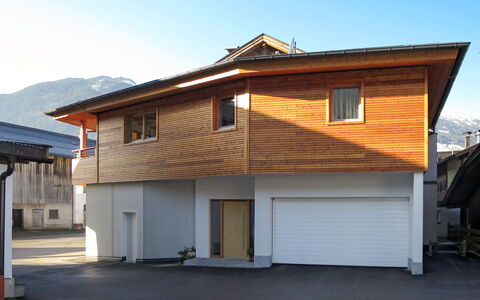 Nina: Property, House, Home, Roof, Building, Siding, Real Estate, Residential Area, Facade, Cottage