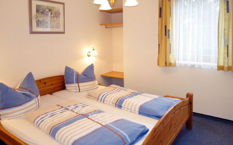 Kaltenbach 627: Bedroom, Bed, Room, Furniture, Bed Sheet, Property, Bed Frame, Mattress, Bedding, Interior Design