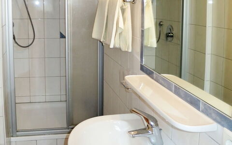 Zell am Ziller 615: Bathroom, Property, Room, Tile, Plumbing Fixture, Toilet, Interior Design, Tap, Architecture, Floor