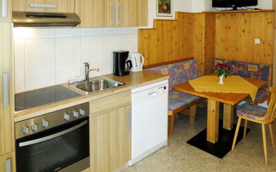 Klammlhof 615.1: Countertop, Room, Kitchen, Property, Furniture, Cabinetry, Kitchen Stove, Building, Floor, House