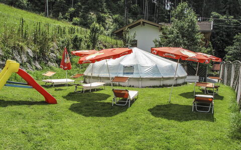 Landhaus Heim: Grass, Tent, Camping, Hill Station, Tree, Leisure, Rural Area, Land Lot, Backyard, Landscape
