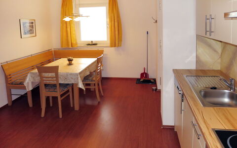 Zell am Ziller 617: Room, Floor, Property, Furniture, Building, Hardwood, Wood Flooring, Interior Design, Wood, House