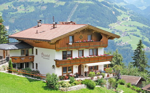 Bloserhof: Property, Mountain Village, House, Hill Station, Building, Natural Landscape, Roof, Home, Real Estate, Mountain Range