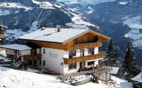 Bloserhof: Mountain Village, Mountain, Property, Snow, Hill Station, Mountainous Landforms, Winter, House, Mountain Range, Roof