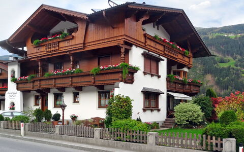 Landhaus Martin: House, Building, Property, Architecture, Real Estate, Home, Residential Area, Town, Balcony, Neighbourhood