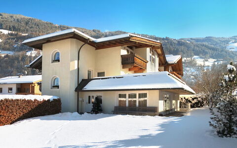 Obetzhofer: Sky, Snow, Building, Plant, Property, Window, Mountain, Tree, Slope, House