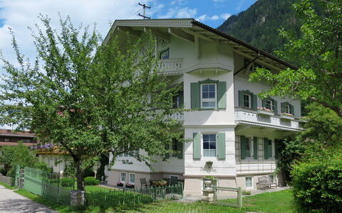 Mayrhofen 686: House, Property, Home, Building, Residential Area, Real Estate, Architecture, Cottage, Neighbourhood, Tree