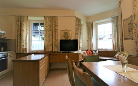 Mayrhofen 686: Interior Design, Furniture, Flooring, Floor, Table, Ceiling, Kitchen & Dining Room Table, Room, Chair, Dining Room