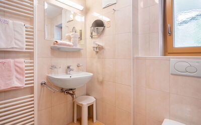 Accommodation:&nbsp;Rosa 687.10