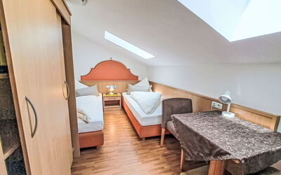 Accommodation:&nbsp;Rosa 687.1