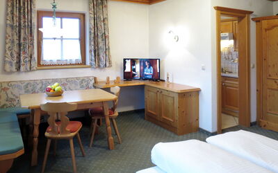 Accommodation:&nbsp;Gredler 691.2