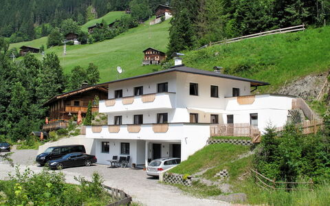 Edelweiss: Property, House, Hill Station, Mountain Range, Building, Mountain, Mountain Village, Real Estate, Rural Area, Alps