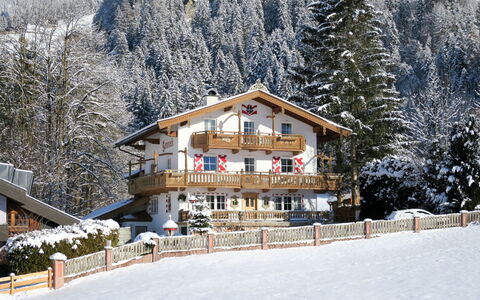 Sonneck: Snow, Building, Mountain, Window, Slope, House, Tree, Larch, Mountainous Landforms, Landscape
