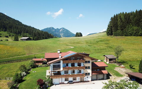 Wildschönau 663: Mountainous Landforms, Mountain Village, Mountain, Natural Landscape, Hill Station, Property, Highland, Mountain Range, House, Rural Area