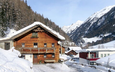 Sölden 625: Cloud, Sky, Snow, Mountain, Building, Property, Window, House, Tree, Slope