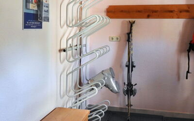 Spiss-Samnaun 602: Wood, Interior Design, Building, Gas, Font, Art, Machine, Hardwood