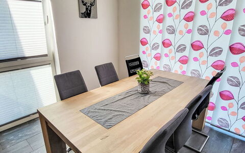 Tschiderer: Furniture, Interior Design, Flooring, Table, Wood, Chair, Floor, Kitchen & Dining Room Table, Dining Room, Lighting