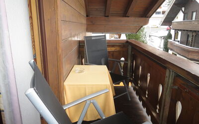 Sankt Anton am Arlberg 607: Wood, Building, Window, Hardwood, Flooring, House, Plywood, Motor Vehicle, Room