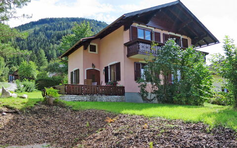Lux: Property, House, Home, Real Estate, Building, Cottage, Estate, Residential Area, Land Lot, Architecture