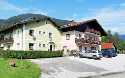 Treffen 612: Sky, Cloud, Building, Property, Plant, Car, Window, Wheel, Vehicle, House
