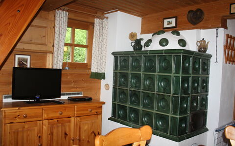 Treffen 613: Room, Furniture, Wood, Building, Hardwood, Interior Design