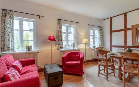 Wingst 642: Furniture, Table, Window, Building, Couch, Wood, Plant, Chair, Comfort, Living Room