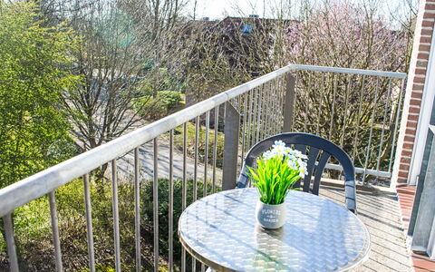 Tossens 622: Porch, Balcony, Handrail, Fence, Baluster, Chair, Deck, Outdoor Furniture, Metal, Iron