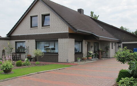 Christine: Plant, Sky, Building, Property, Window, Cloud, Door, House, Land Lot, Road Surface