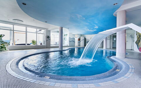 Heckenrose mit Badewelt und Sauna Inkl.: Swimming Pool, Resort, Apartment, Hotel, Leisure, Resort Town, Handrail, Boutique Hotel, Villa, Balcony