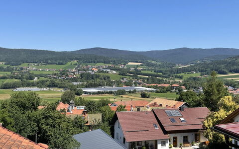 Drexler: Sky, Daytime, Mountain, Building, Tree, Urban Design, House, Horizon, Landscape, Window