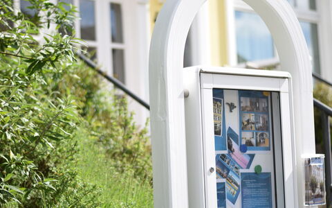 Ostseebad Sellin 617: Plant, Water, Building, Window, Grass, Facade, City, Door, House