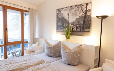 Ostseebad Lubmin 607: Furniture, Interior Design, Bed, Bedroom, Room, Flooring, Floor, Wood, Ceiling, Textile