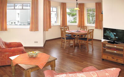 Luise von Preußen 680.2: Table, Furniture, Property, Window, Couch, Comfort, Wood, Living Room, Interior Design, Lighting