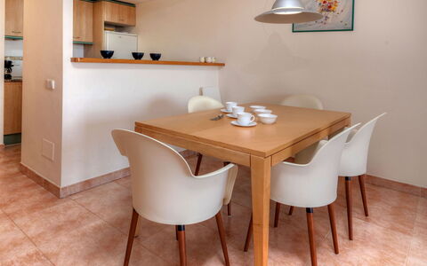 Pals 646: Room, Furniture, Property, Table, Dining Room, Interior Design, Floor, Chair, Building, Real Estate