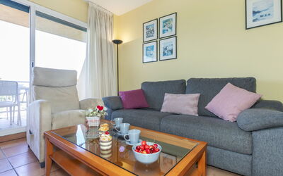 Accommodation:&nbsp;Port Pals Sea View 646.5