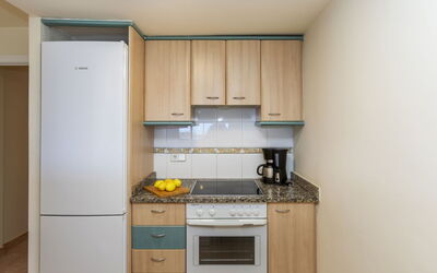 Accommodation:&nbsp;Port Pals Eiii 646.6