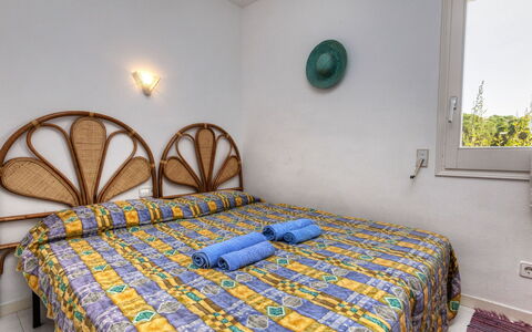 Golf Royal Delta: Bedroom, Bed, Room, Property, Furniture, Bed Sheet, Bed Frame, Real Estate, Bedding, Wall