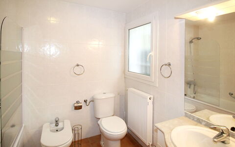 Casa del Bosc: Brown, Mirror, Plumbing Fixture, Tap, Property, Bathroom Sink, Sink, Bathroom Cabinet, Bathroom, Purple