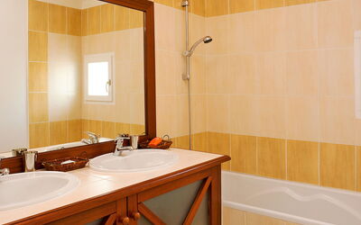 Accommodation:&nbsp;Le Domaine de Fontenelles 604.3
