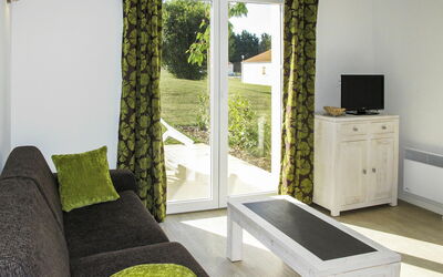 Les Grands Rochers 607.1: Room, Furniture, Property, Green, House, Interior Design, Building, Real Estate, Bed, Bedroom