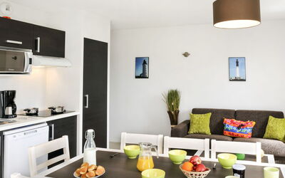 Accommodation:&nbsp;Les Grands Rochers 607.5