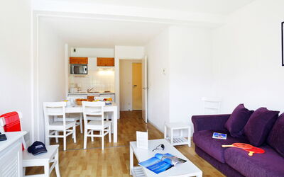 Accommodation:&nbsp;Ker Mael 606.1