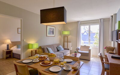 Reine Marine- T2 Sud 607.5: Furniture, Chair, Living Room, Lamp