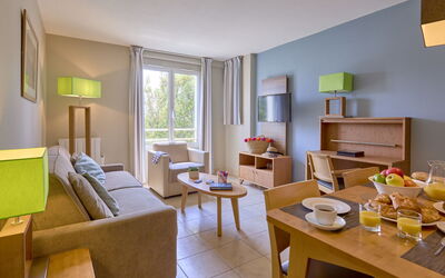 Accommodation:&nbsp;Reine Marine- T2 Sud 607.5
