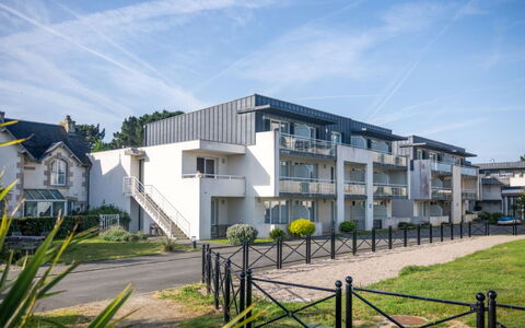 Accommodation:&nbsp;Odalys Domaine des Roches Jaunes 614.6