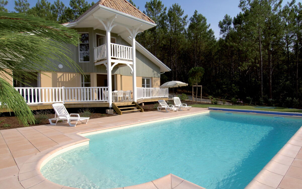 Accommodation:&nbsp;Eden Club 656.3